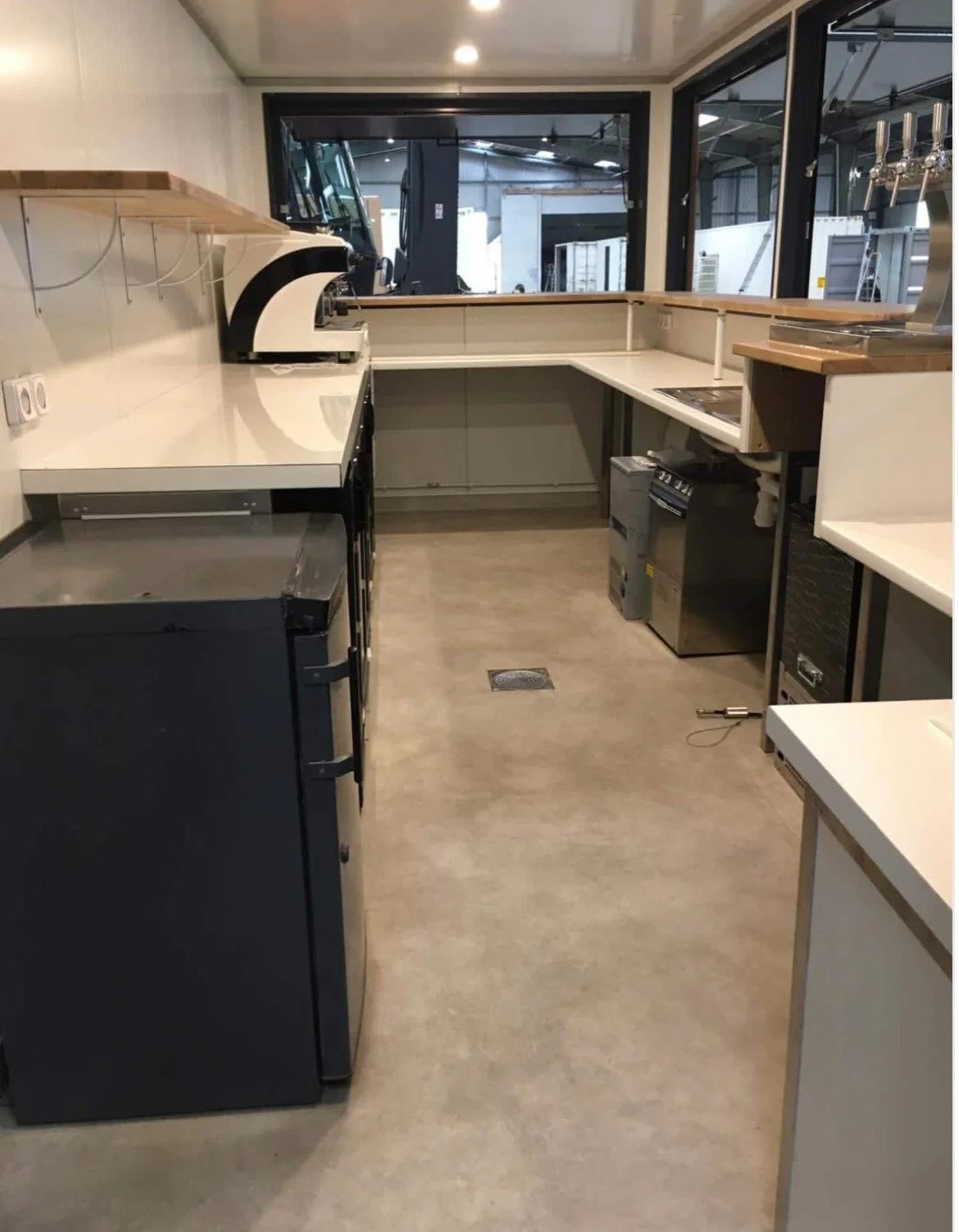 Contentor Cafetaria/Bar 20 Pés – Espaço Gastronómico - Imagem de 4