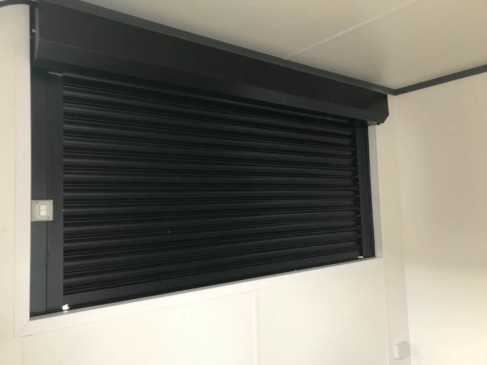 Contentor Bar 10×8 Pés – Solução Compacta para Negócios - Imagem de 7