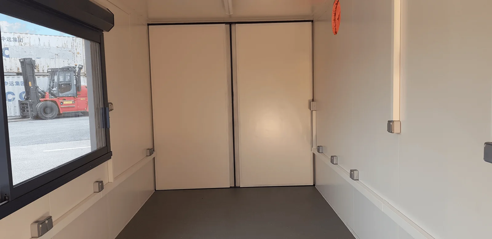 Contentor Snack-BOX 20′ com Acessórios Especiais - Imagem de 8