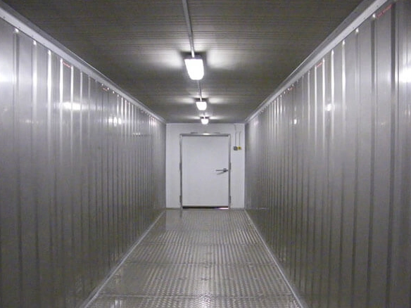 Contentor marítimo refrigerado convertido em câmara frigorífica - Imagem de 2